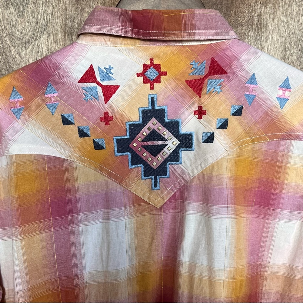 Wrangler embroidered snap button cowboy cowgirl western shirt